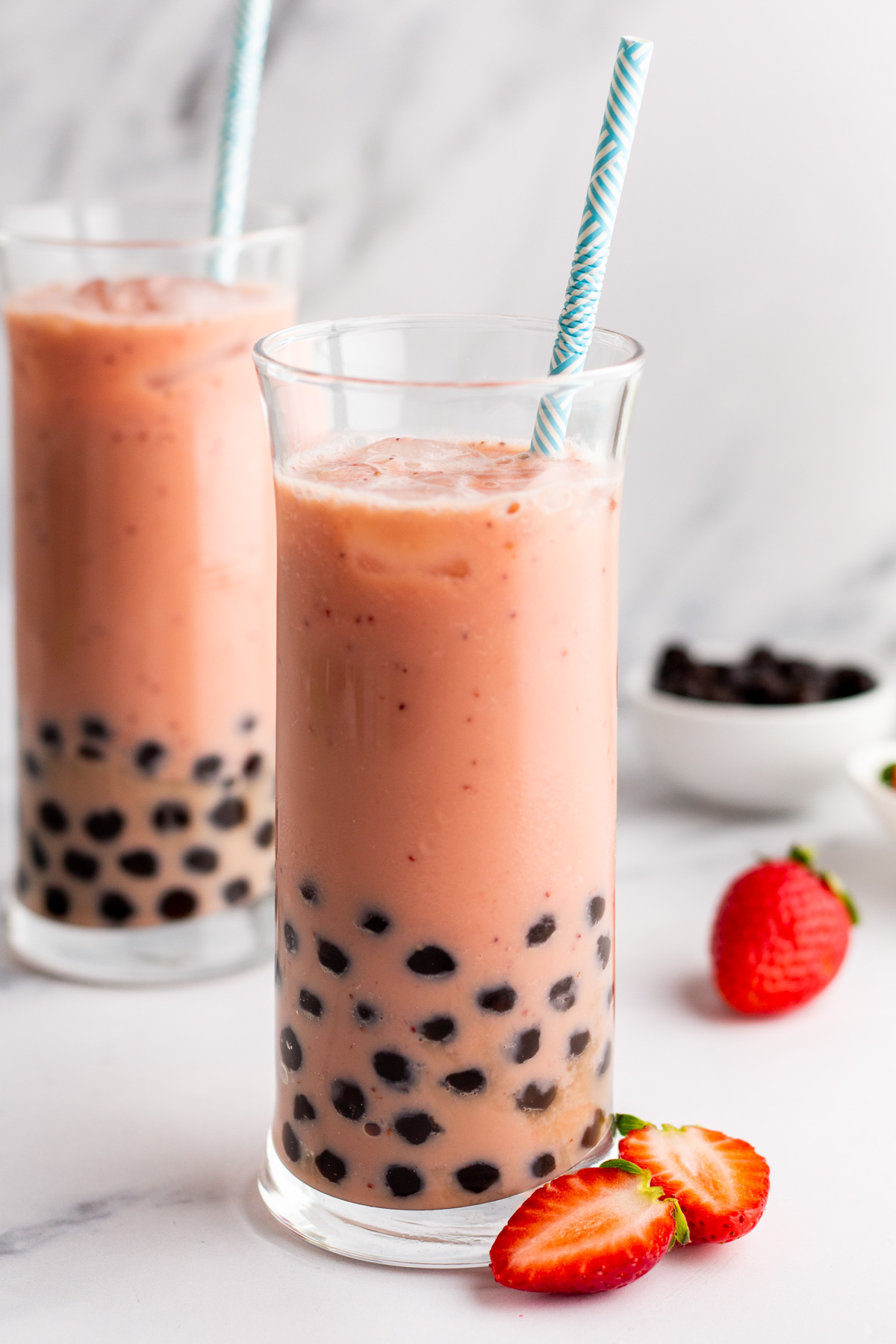 🌟 Strawberry Boba with White Chocolate: Could life get any better? 🍓🍫✨  #coffeetoppers